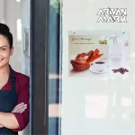 استند پلکسی دیواری عمودی در رستوران